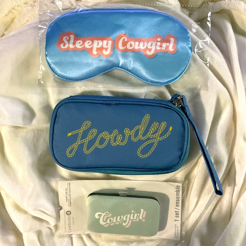 Bundle of Cowgirl Travel Accessories NWT Pastel Rodeo